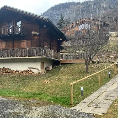 Savoyard Nest With Mont Blanc View 샬레